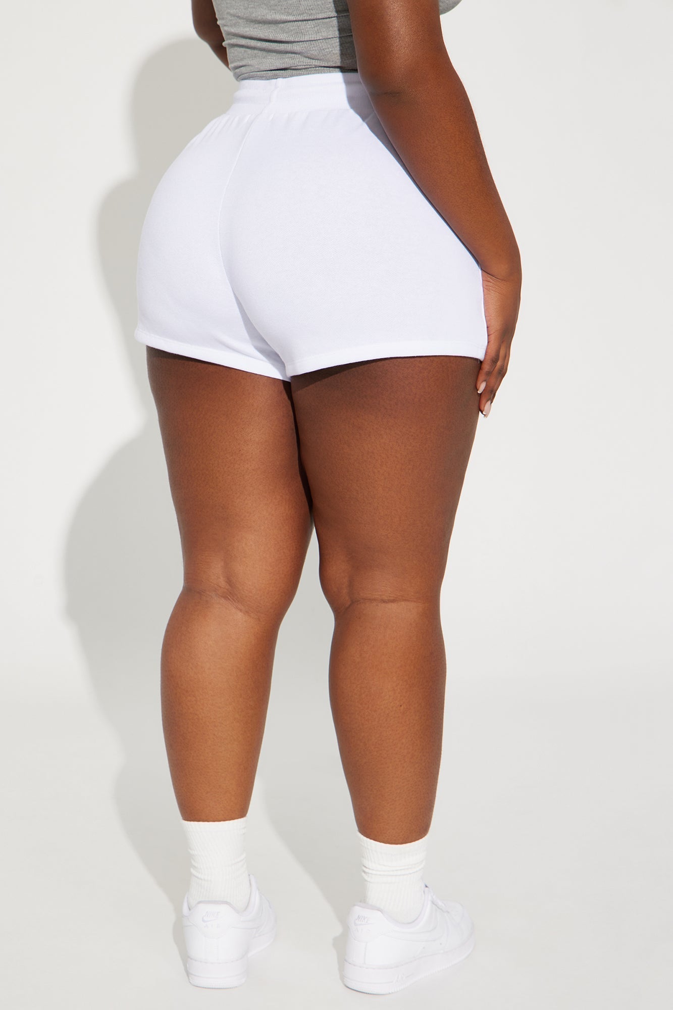 Chilling Out Short - White