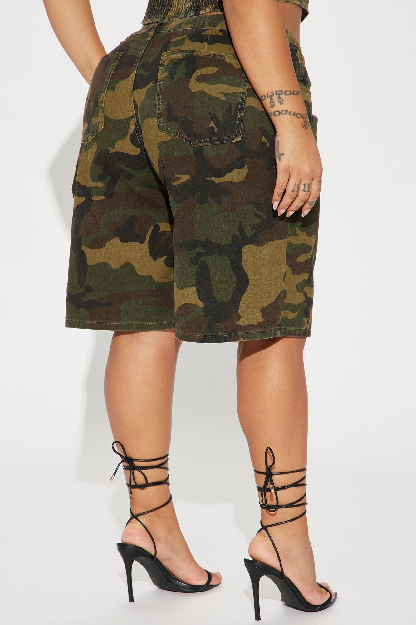 Under Control Camo Bermuda Short - Olive/combo