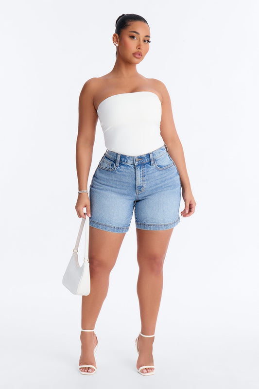 90s Strut Denim Shorts - Medium Wash