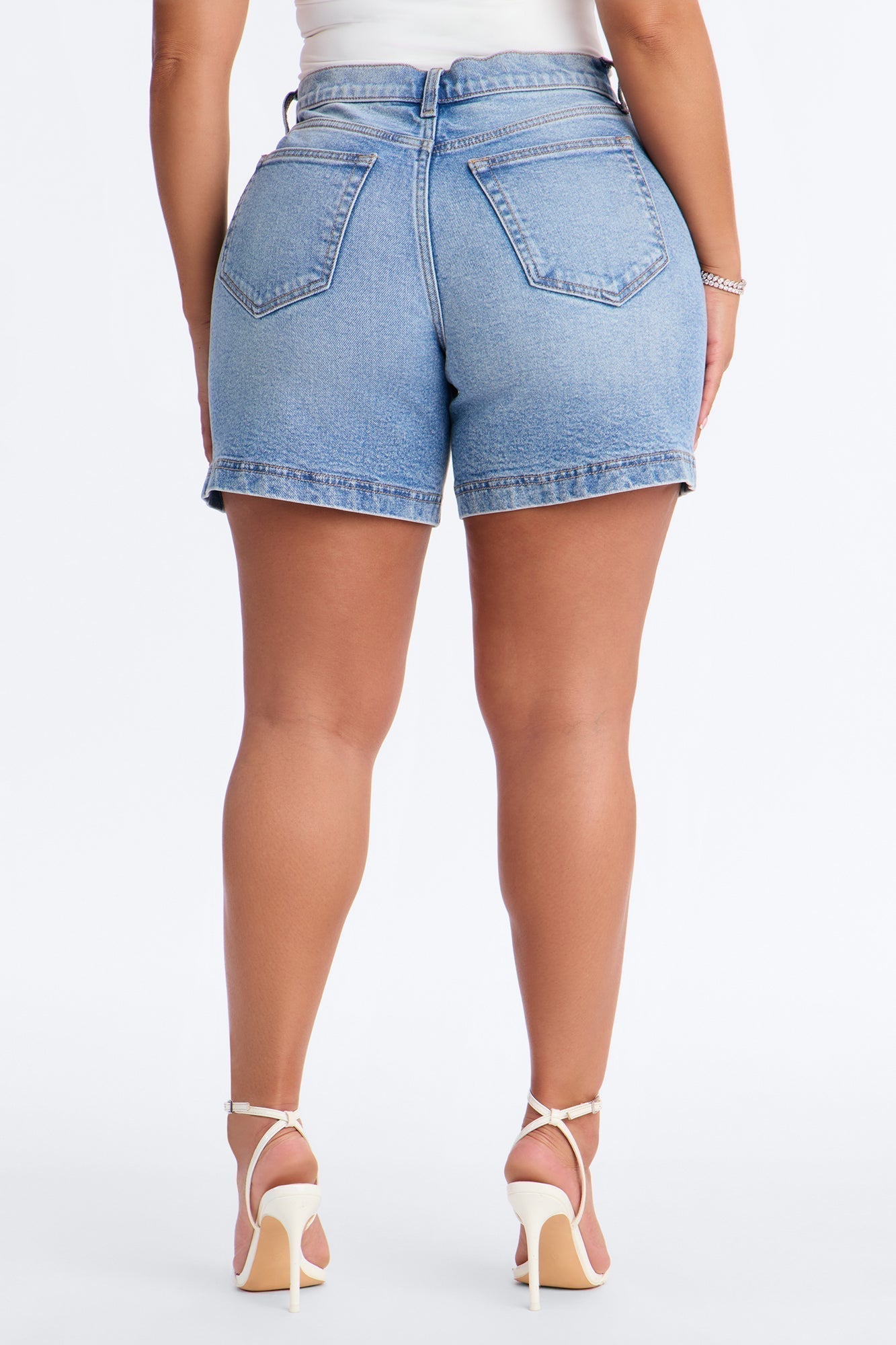 90s Strut Denim Shorts - Medium Wash
