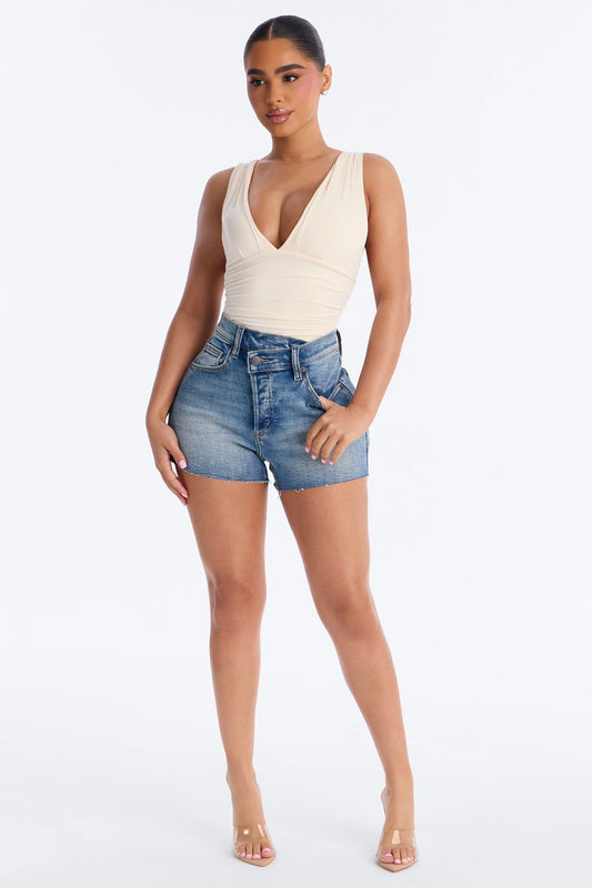 Manhattan Stretch Crossover Denim Short - Medium Wash