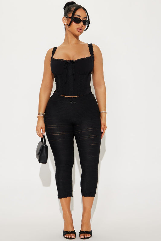 Alice Ruffled Capri Legging - Black
