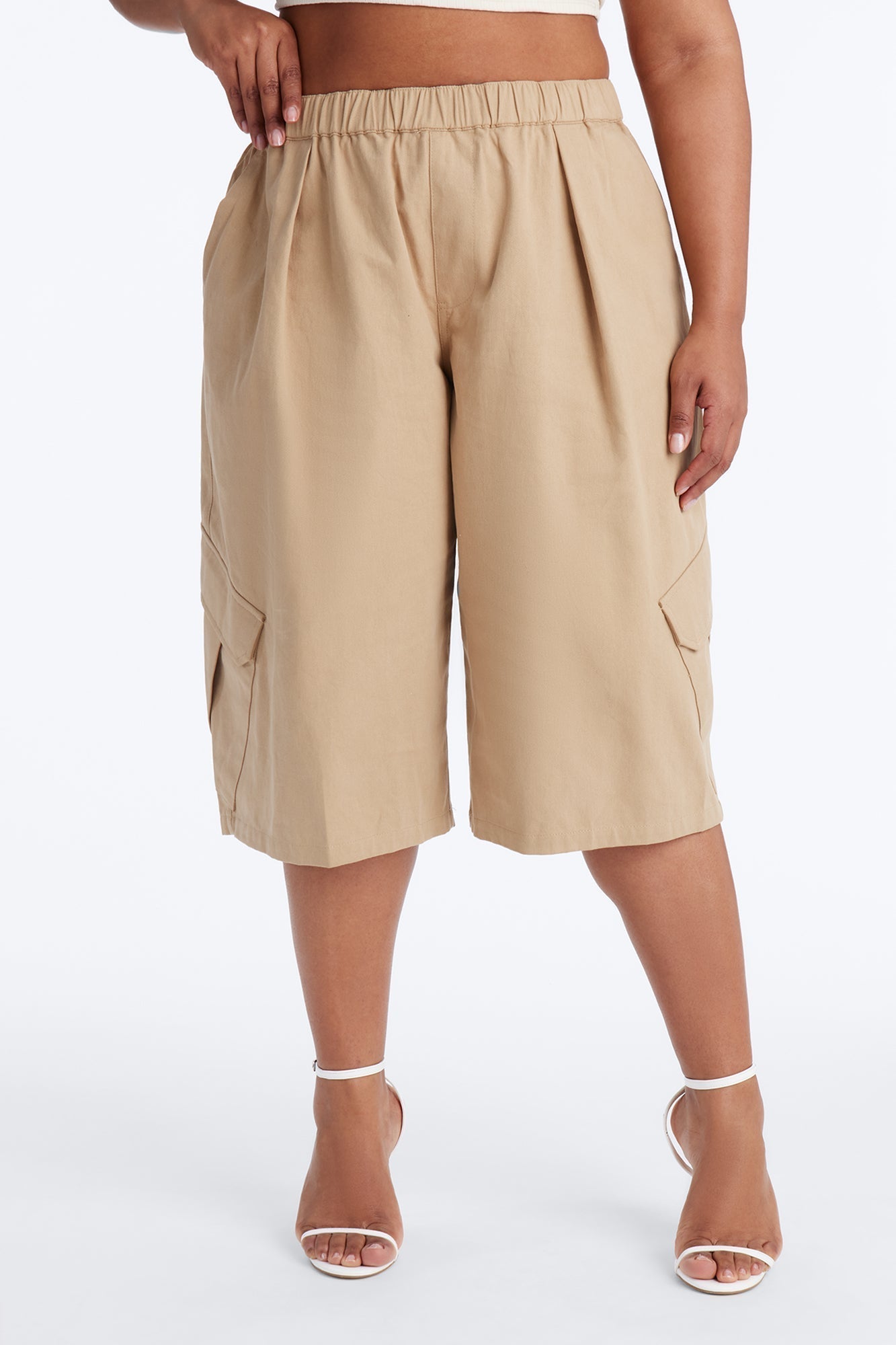 She's A Keeper Cargo Bermuda Short - Khaki