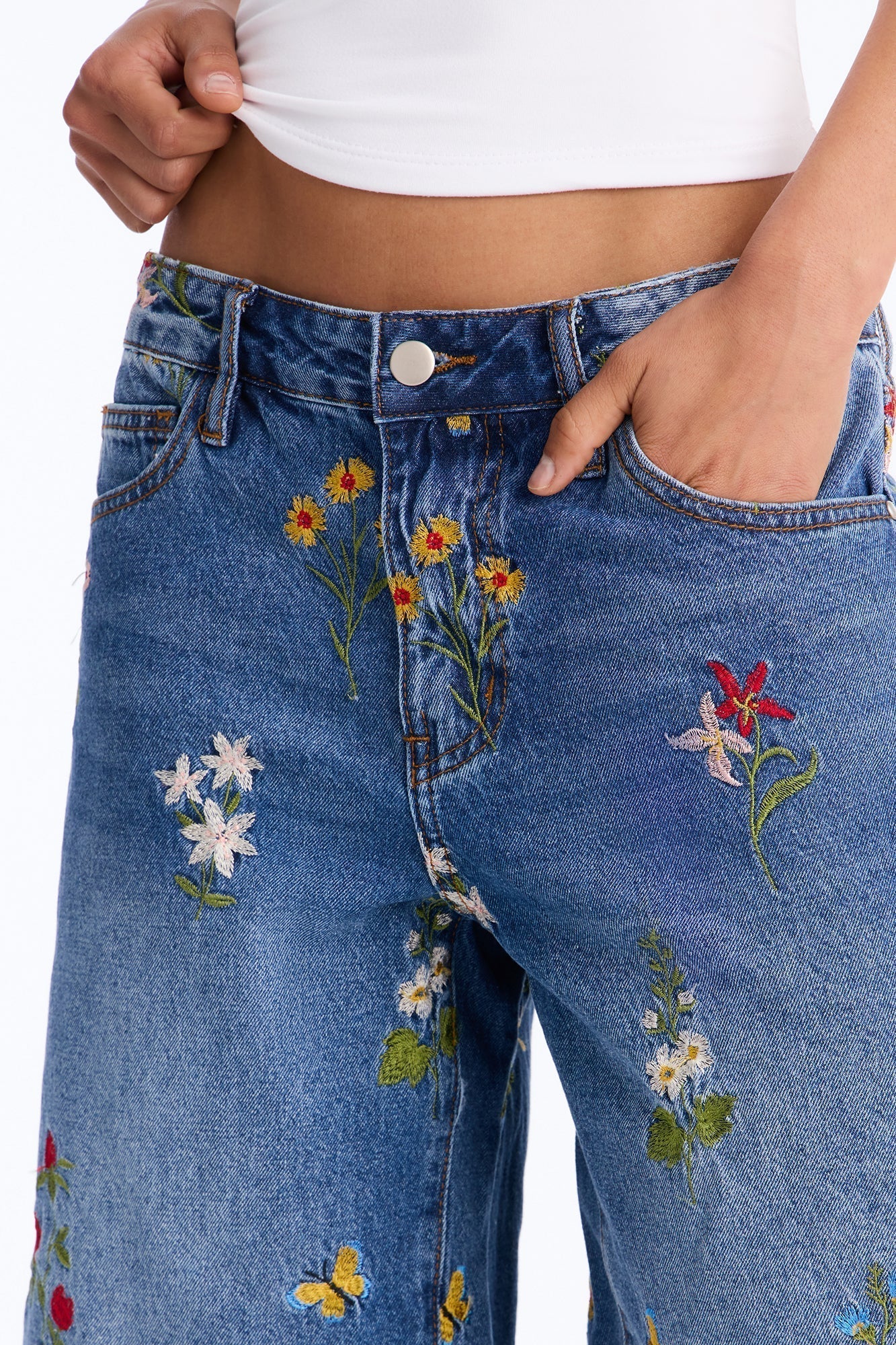 Parc De Fleurs Embroidered Denim Shorts - Medium Wash