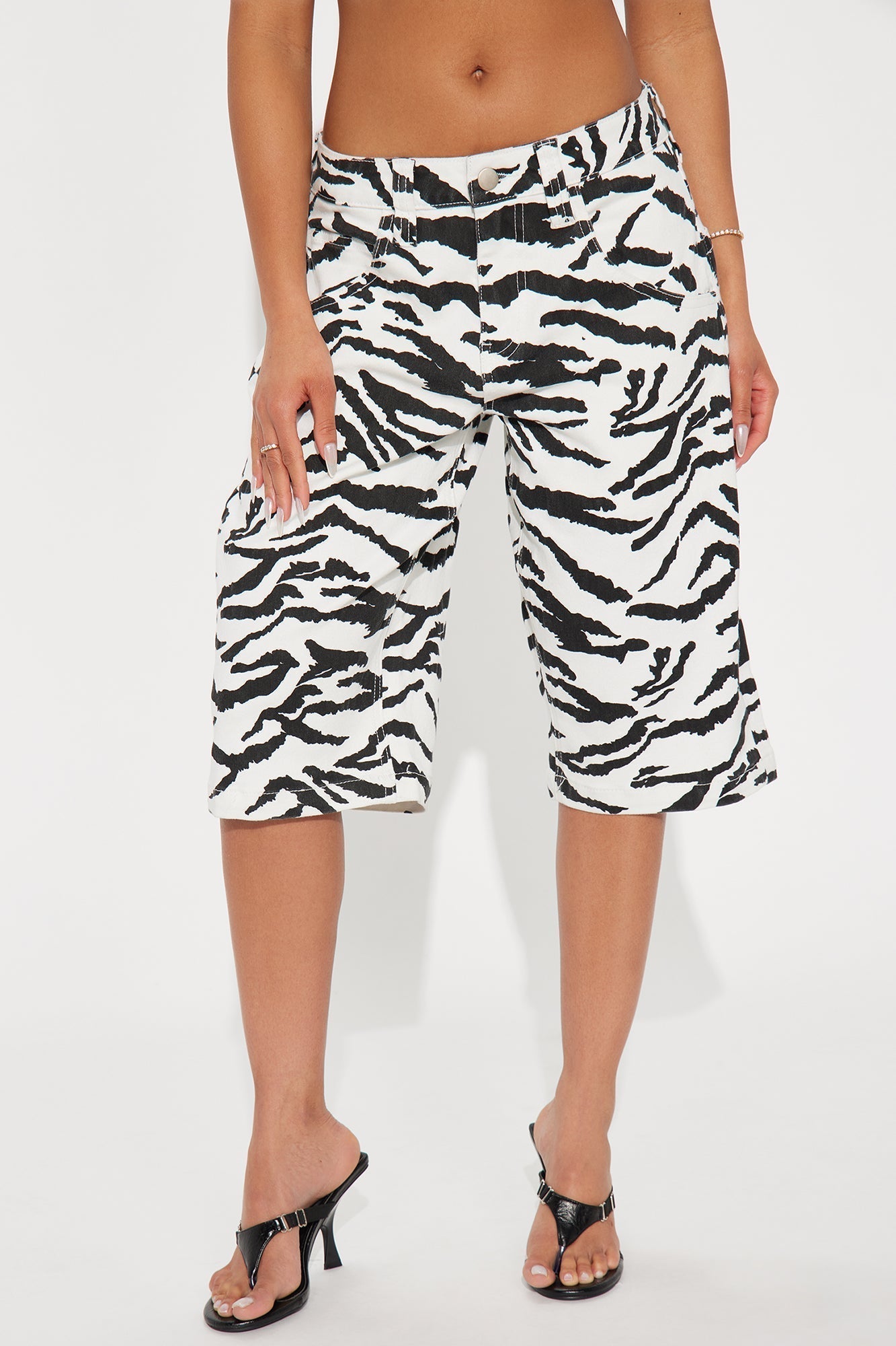Blending In Bermuda Short - White/combo
