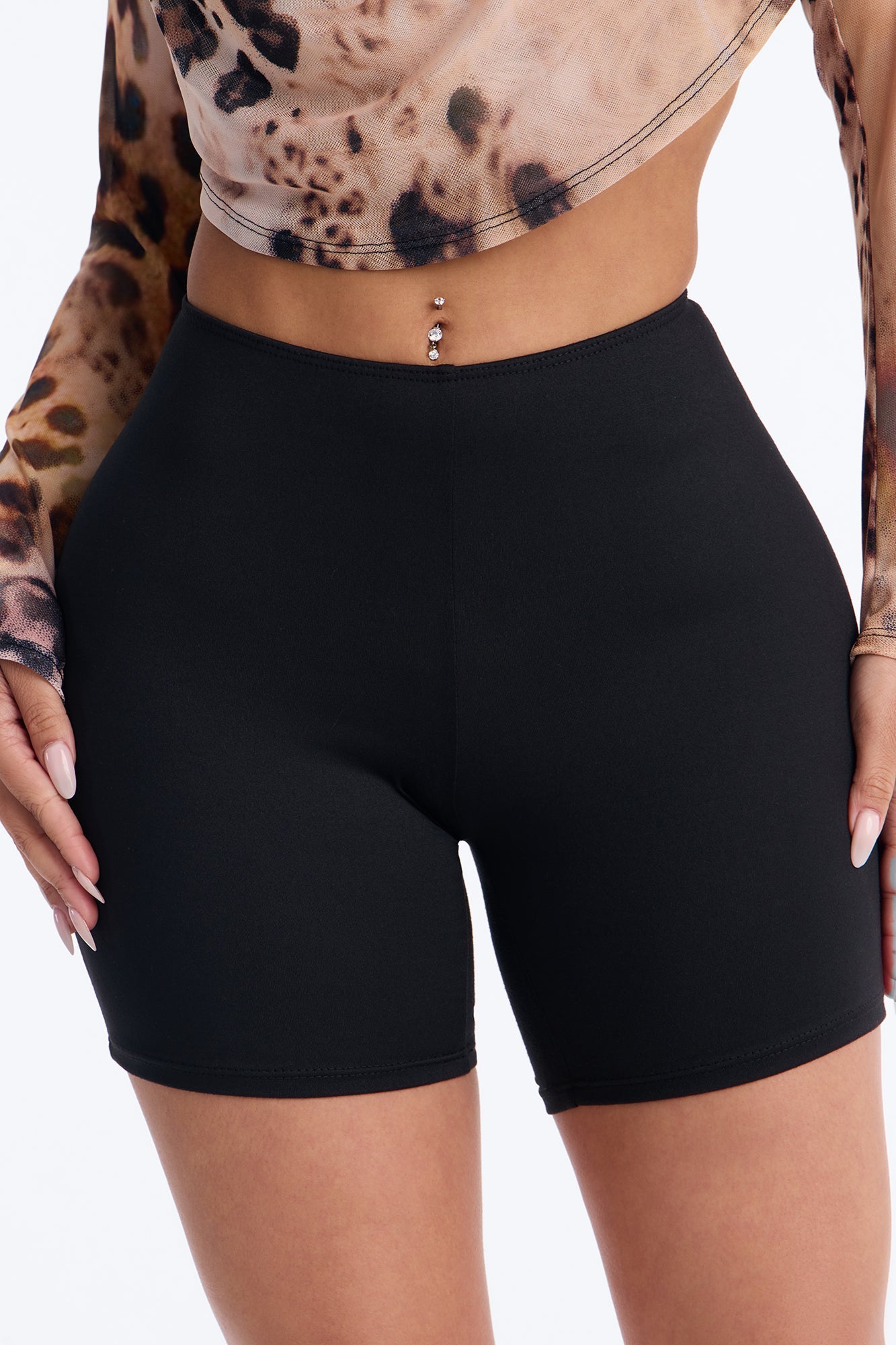 Feeling Cheeky Mid Rise Ruched Butt Biker Short 6″ - Black