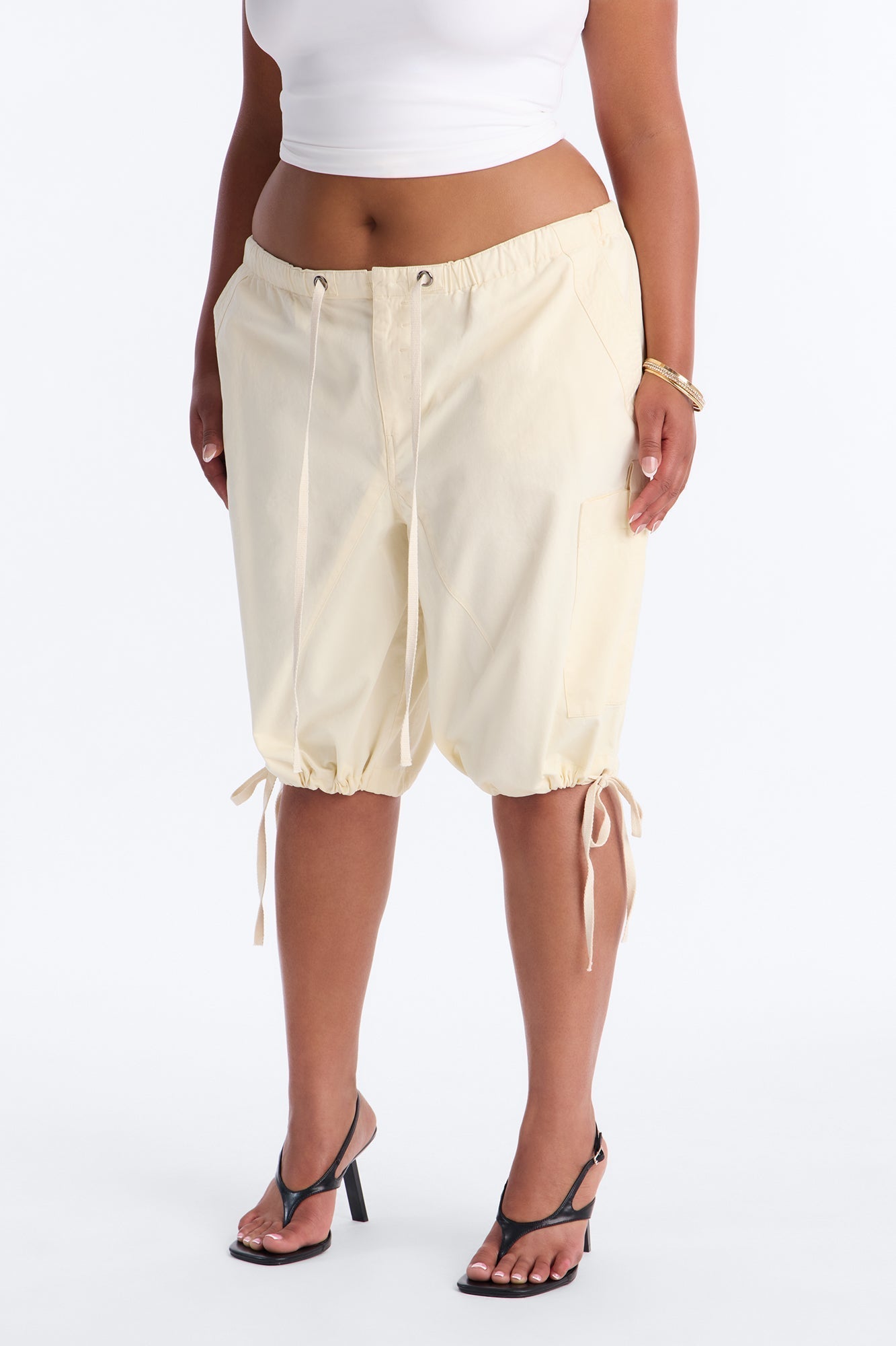 Out Of Town Low Rise Cotton Bermuda Short - Ivory