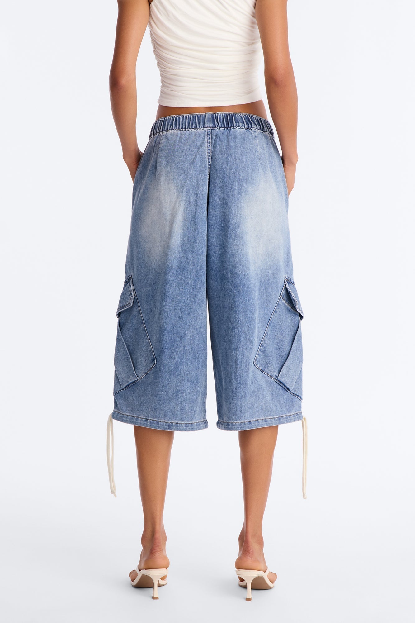 Aruba Pull On Cargo Denim Jorts - Light Wash