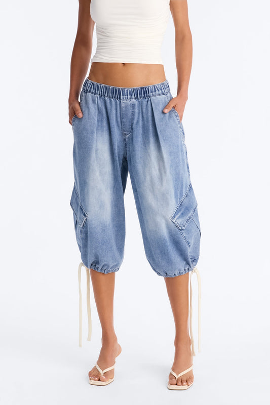 Aruba Pull On Cargo Denim Jorts - Light Wash