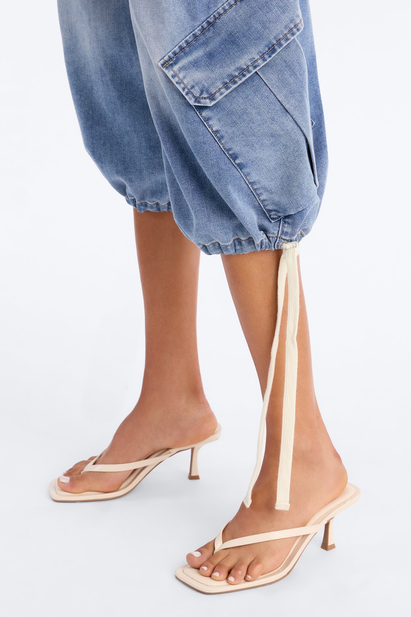 Aruba Pull On Cargo Denim Jorts - Light Wash