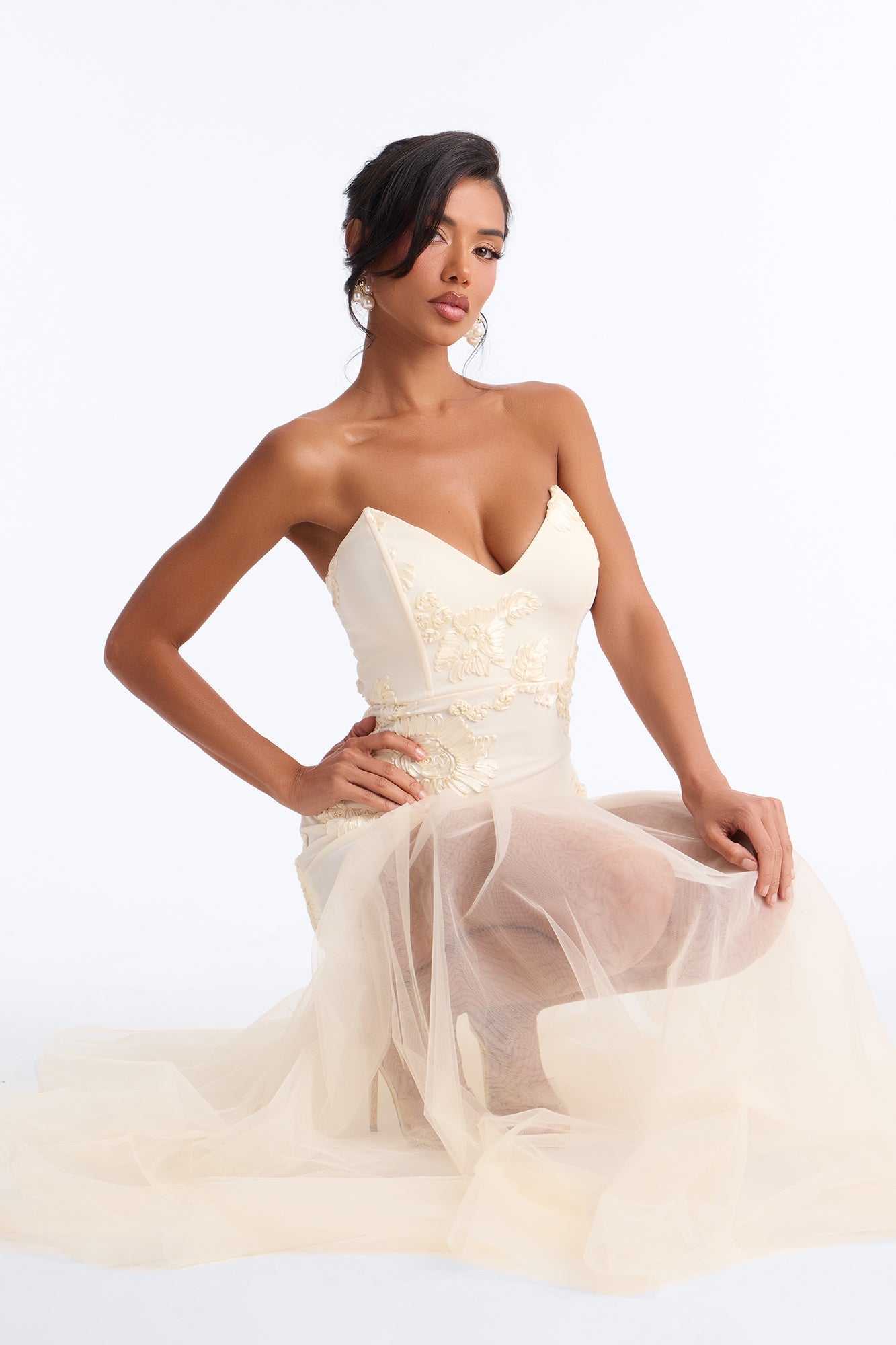 Elena Embroidered Mermaid Gown - White