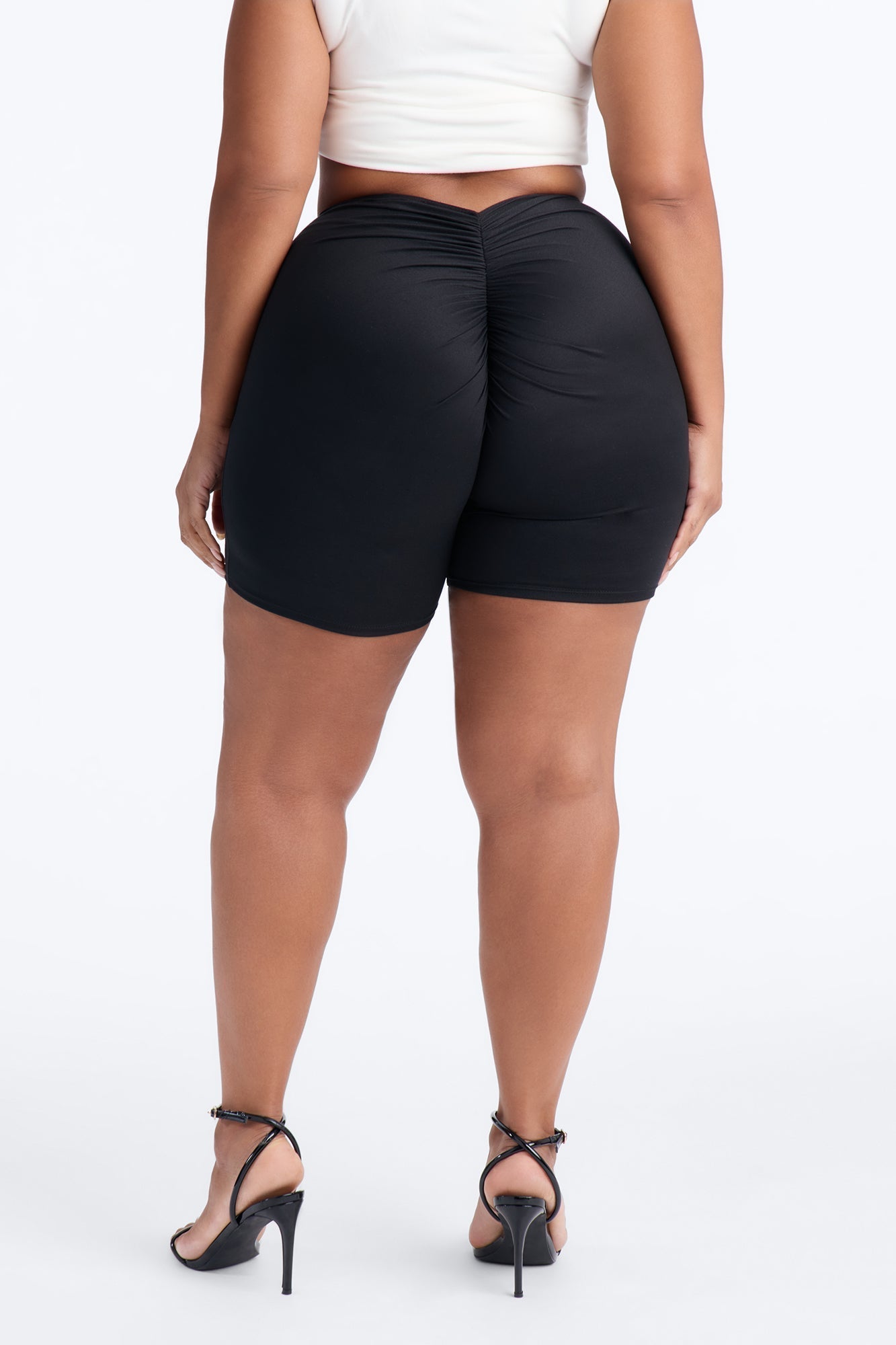 Feeling Cheeky Mid Rise Ruched Butt Biker Short 6″ - Black
