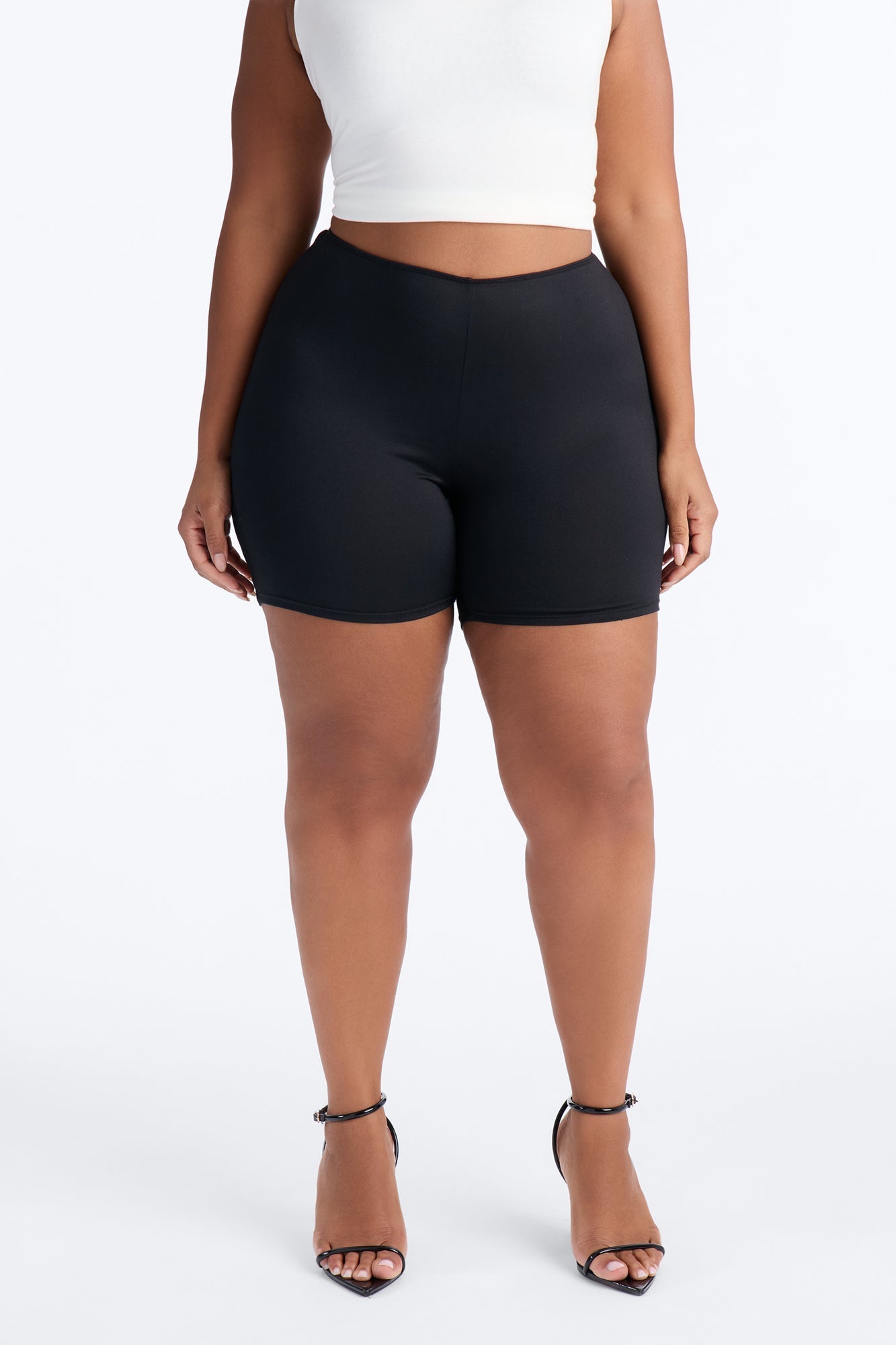 Feeling Cheeky Mid Rise Ruched Butt Biker Short 6″ - Black