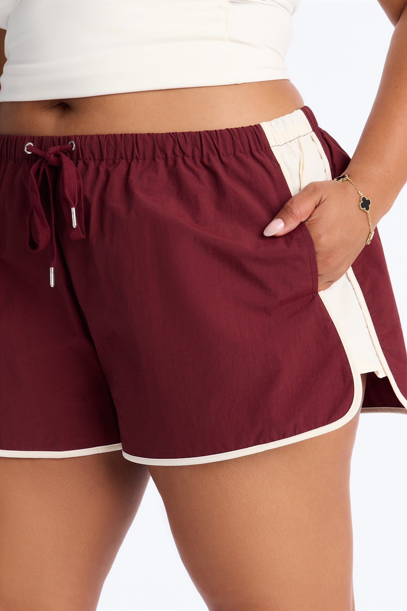 Extra Mile Color Block Windbreaker Short - Burgundy