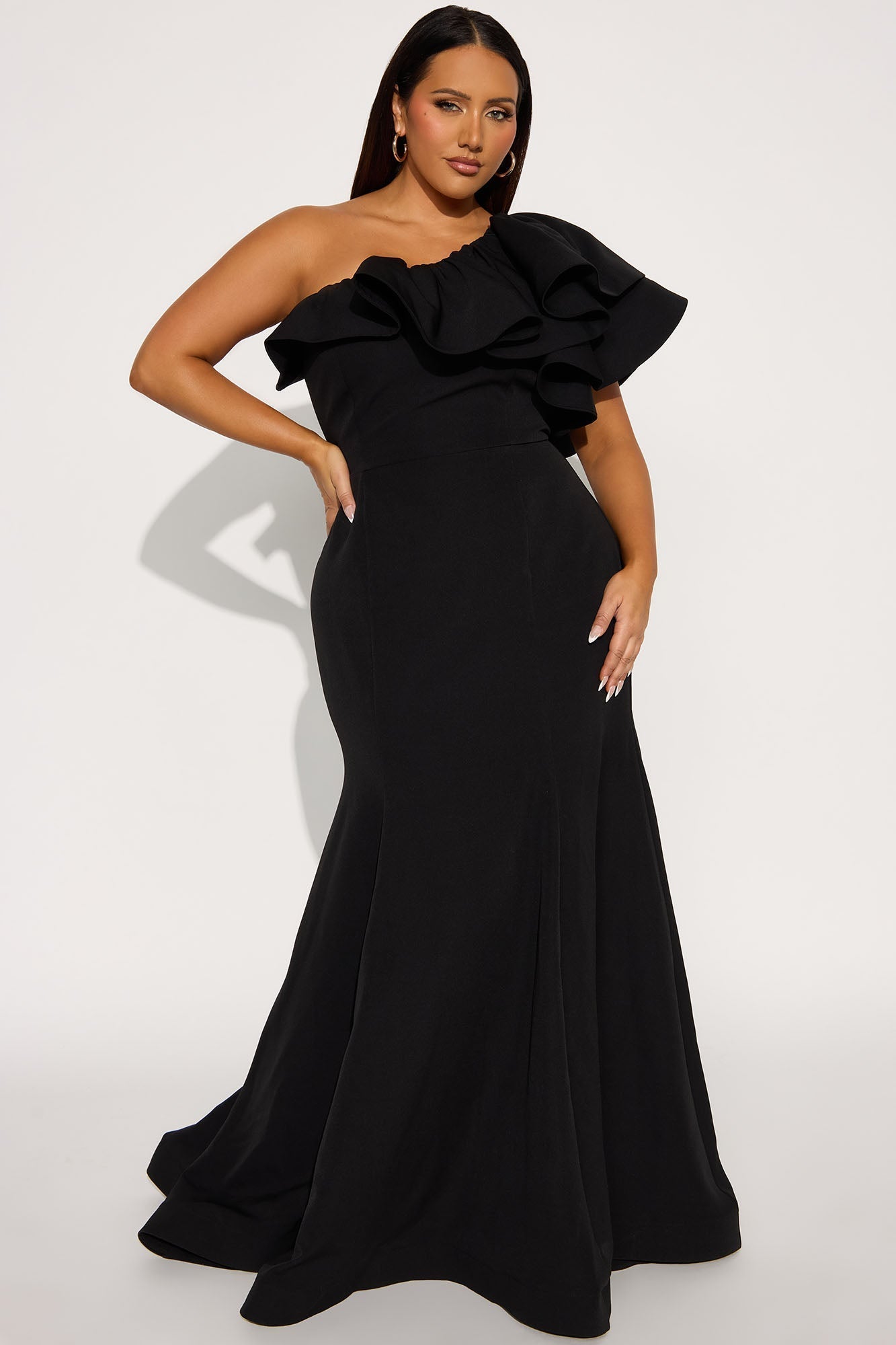 Guiselle Mermaid Maxi Gown - Black