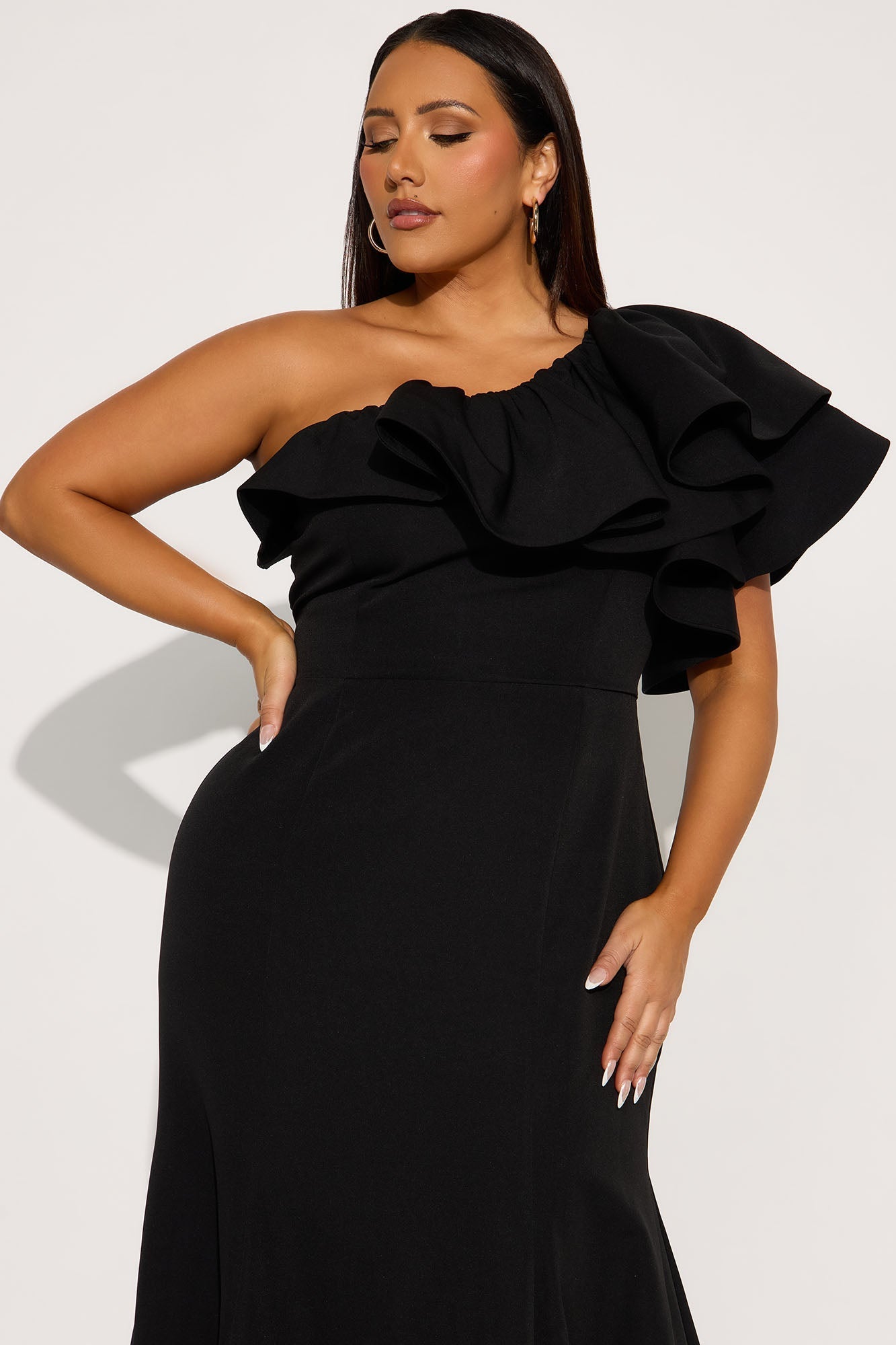 Guiselle Mermaid Maxi Gown - Black