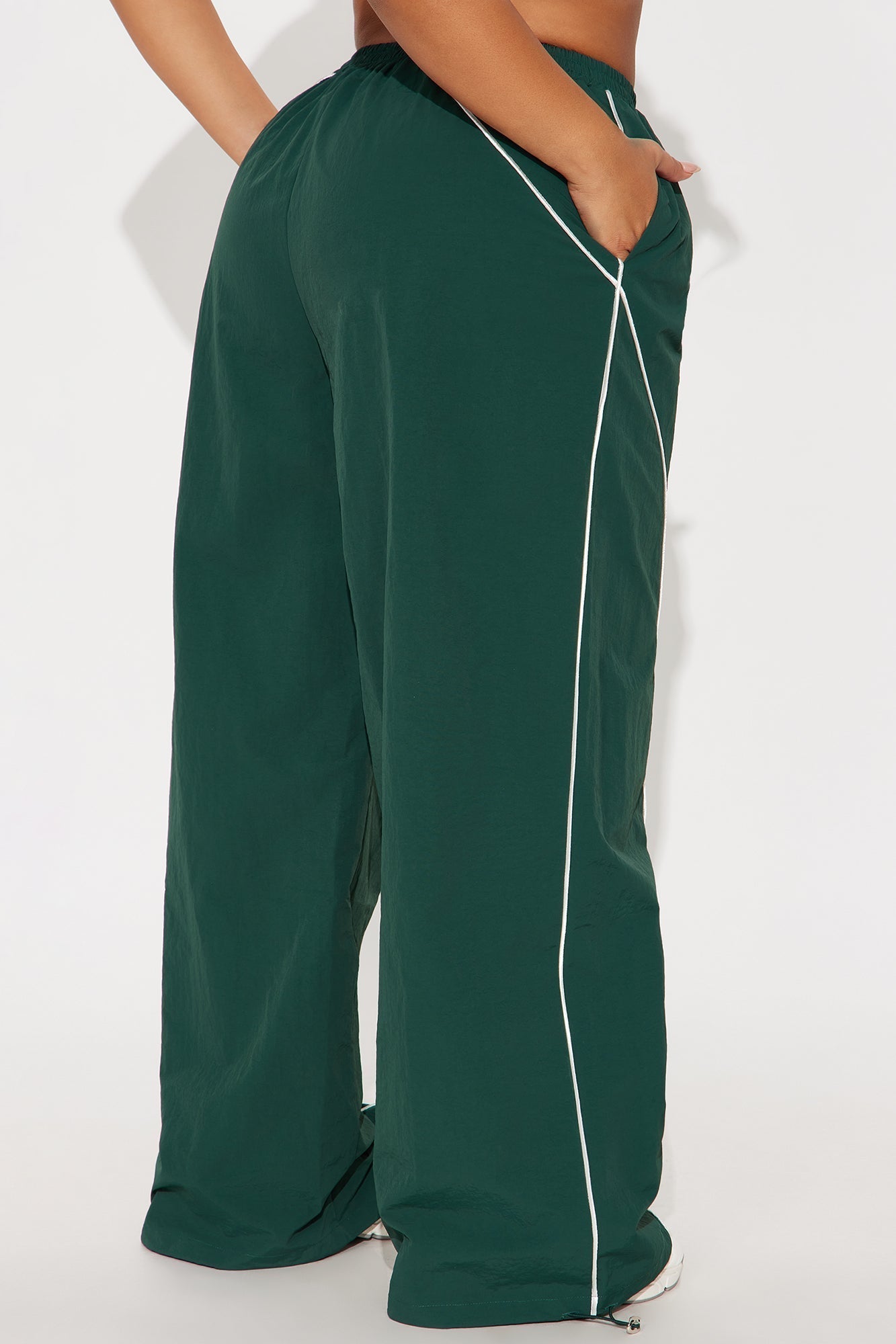Precise Movement Windbreaker Track Pant - Hunter Green