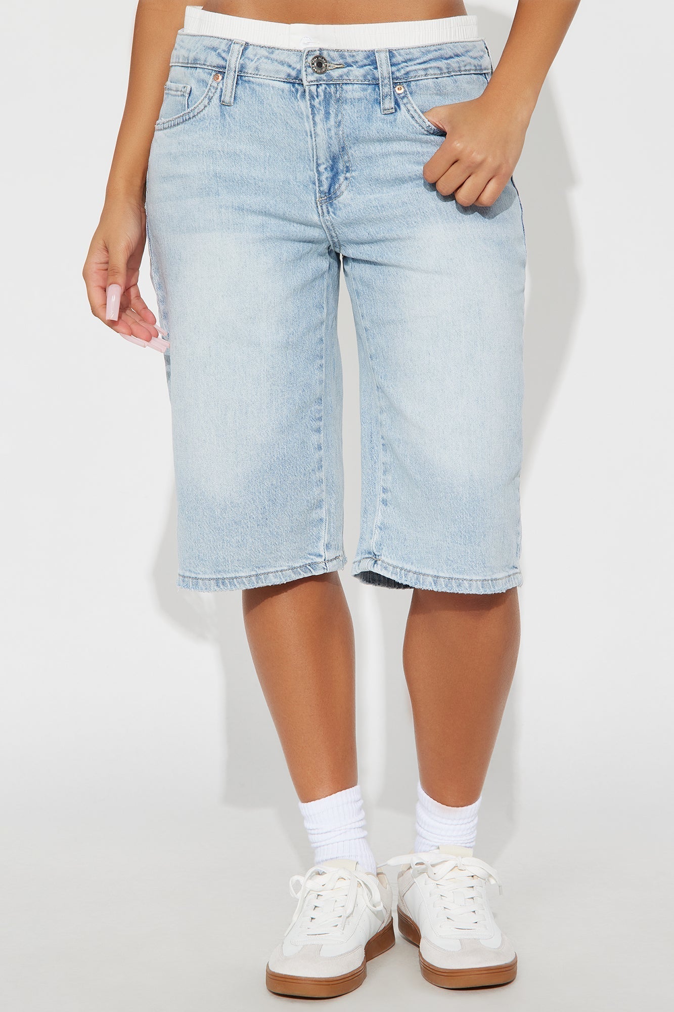 Lizzy Mid Rise Denim Bermudas - Light Wash