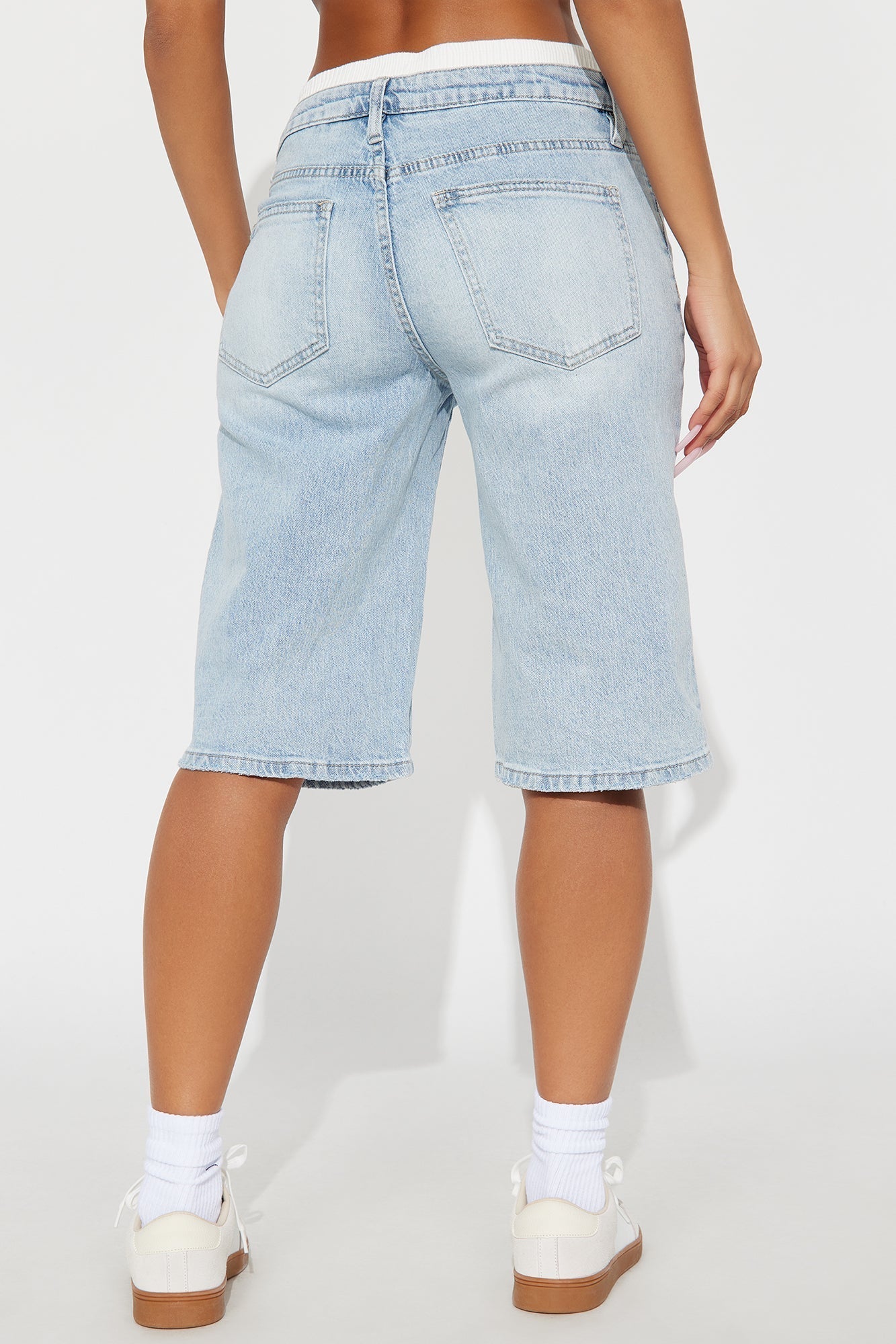 Lizzy Mid Rise Denim Bermudas - Light Wash