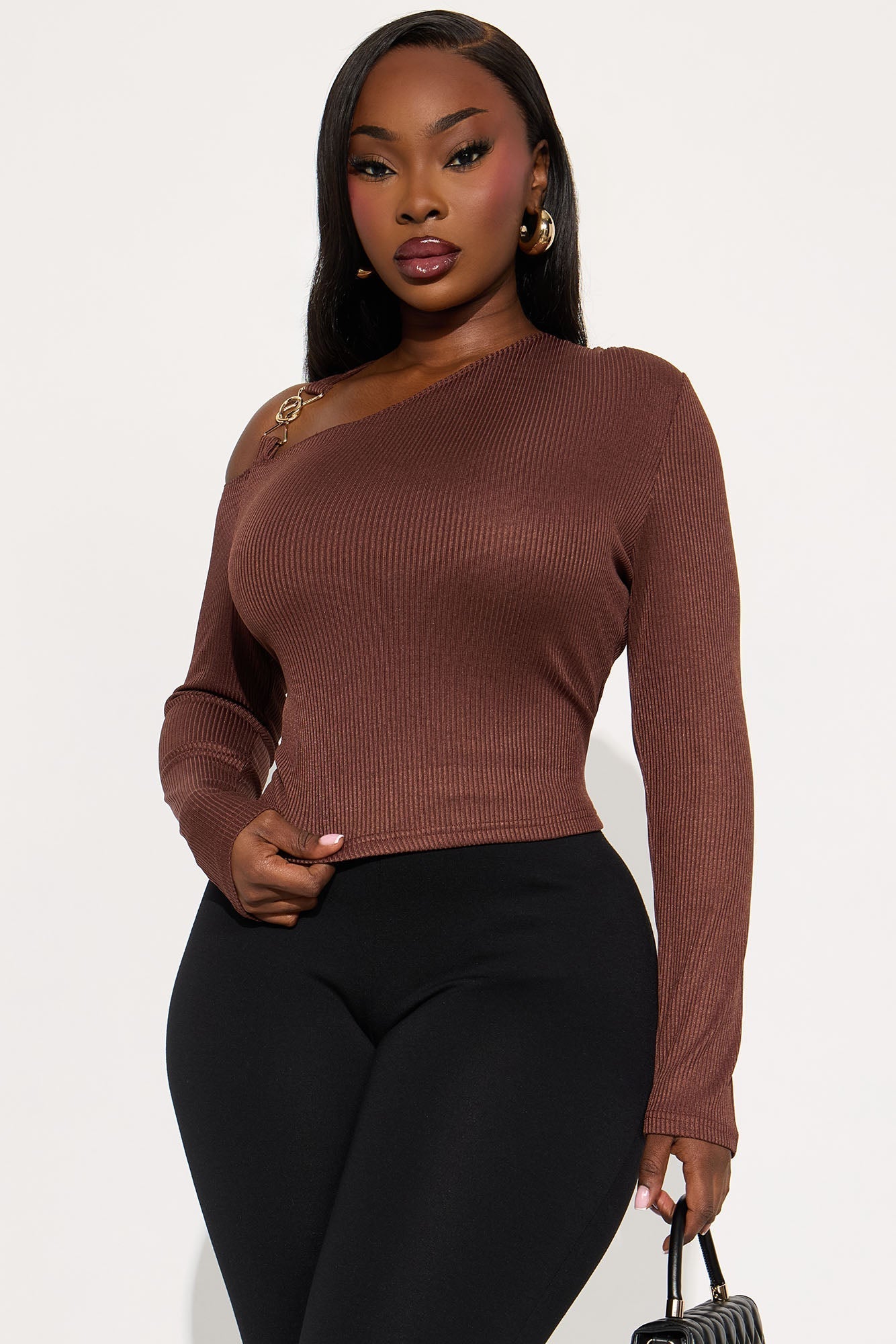 Individual Charm Ribbed Long Sleeve Top - Brown
