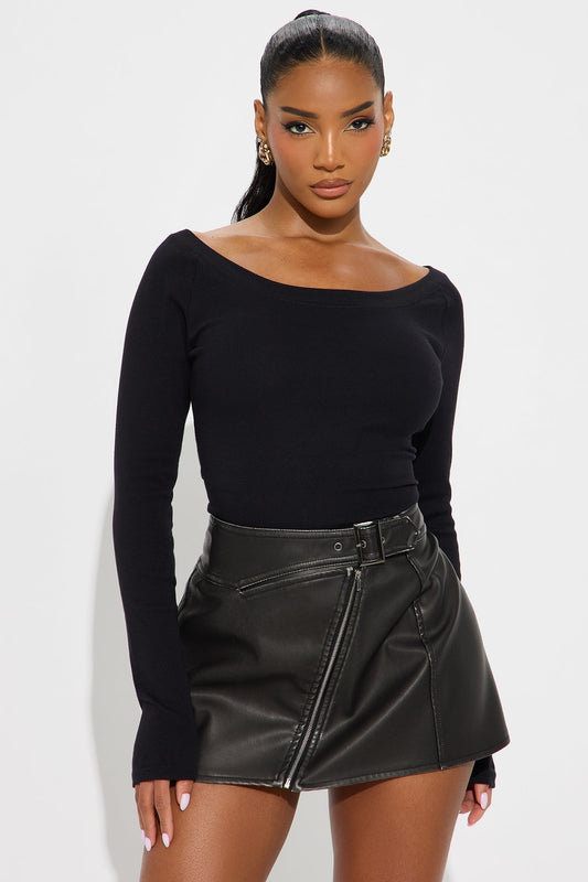 Bella Boat Neck Long Sleeve Top - Black
