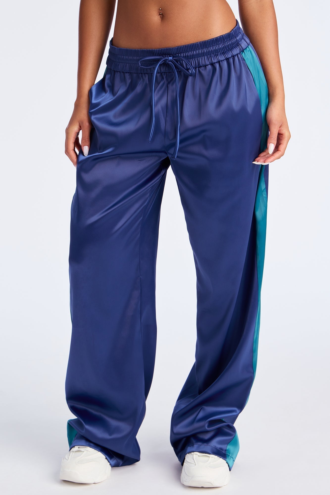 Bossed Up Satin Wide Leg Pant 33″ - Navy/combo