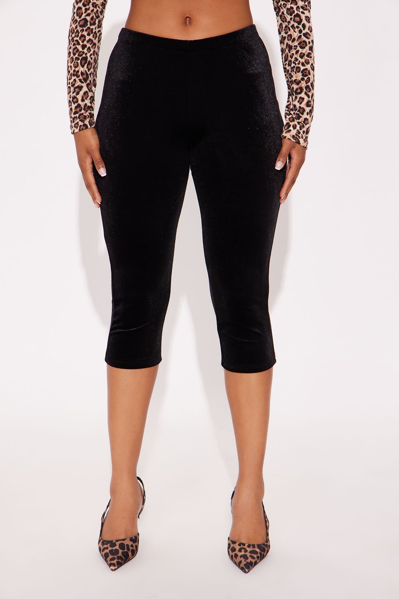 Analisa High Rise Velvet Capri Legging 19″ - Black