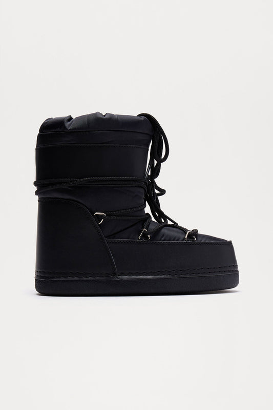 Arrowhead Flat Snow Boots - Black