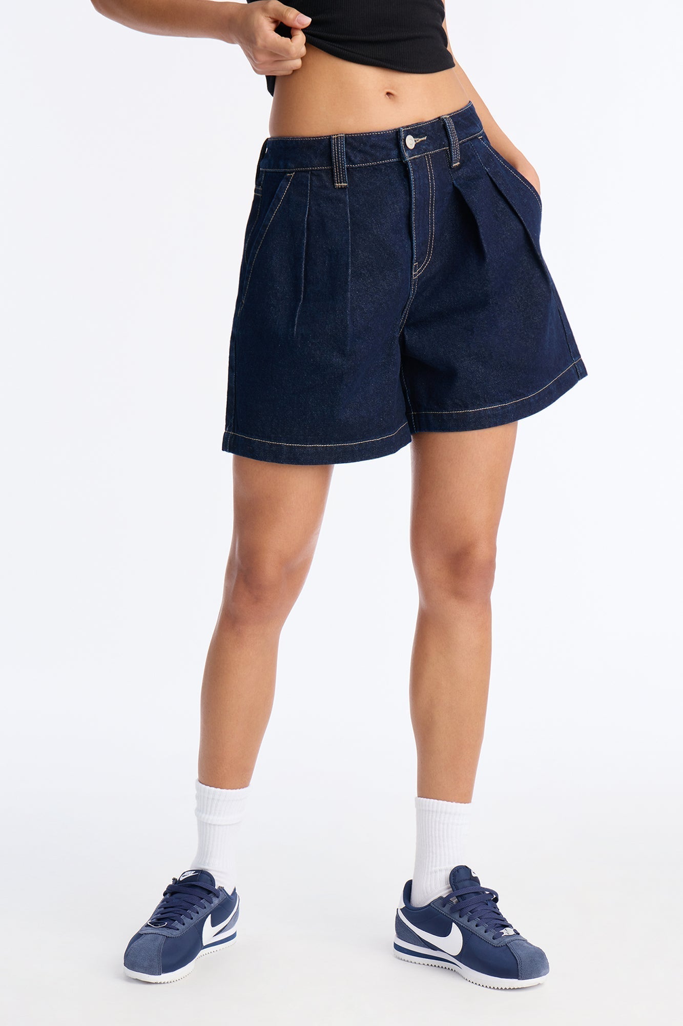Night Borough Pleated Denim Shorts - Dark Wash